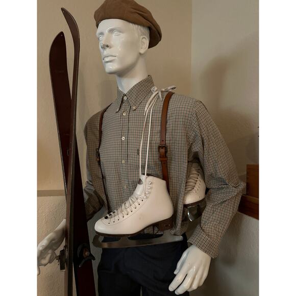 Ice Skates White Christmas Decor reidell Vintage Cozy Holiday party porch Wreath - Picture 1 of 11